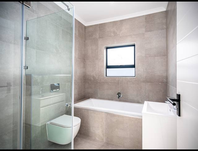 4 BEDROOM FREEHOLD FOR SALE IN SANDOWN